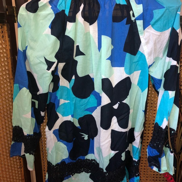 Ladies Shirt - Picture 3 of 3